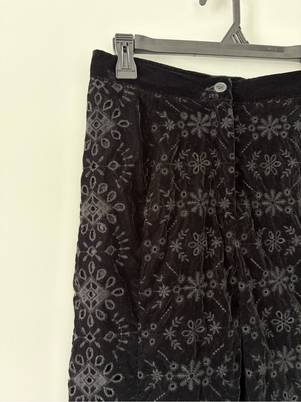 Zara Alina Black Velvet Embroidered Eyelet Wide Leg Contemporary Pant Trousers M - Picture 3 of 11